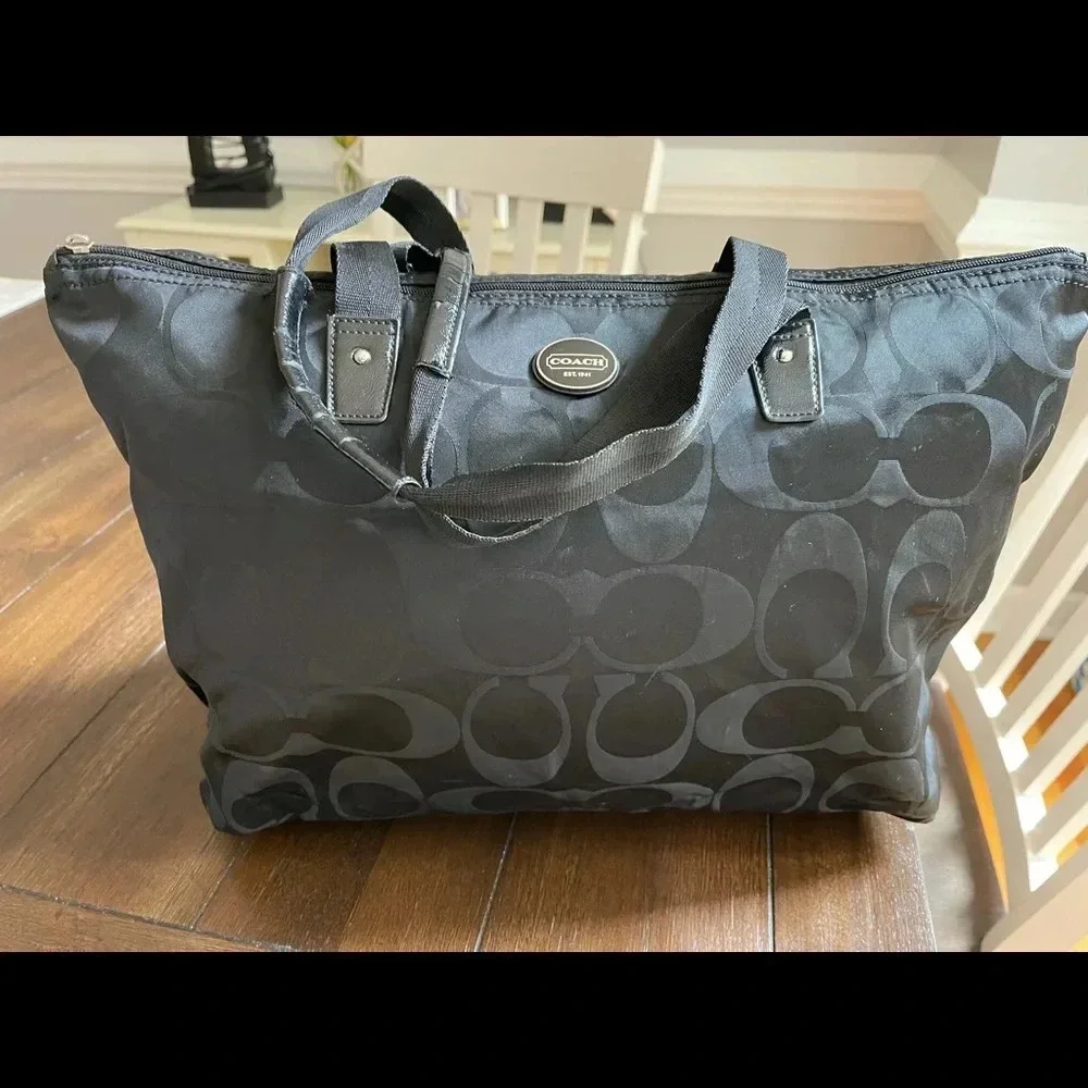 Coach logo tote bag